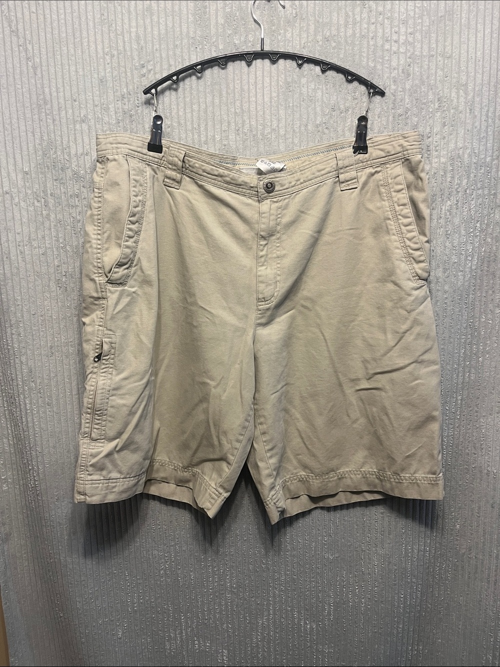 Men's Columbia Tan Cargo Shorts with Side Pockets 40/11